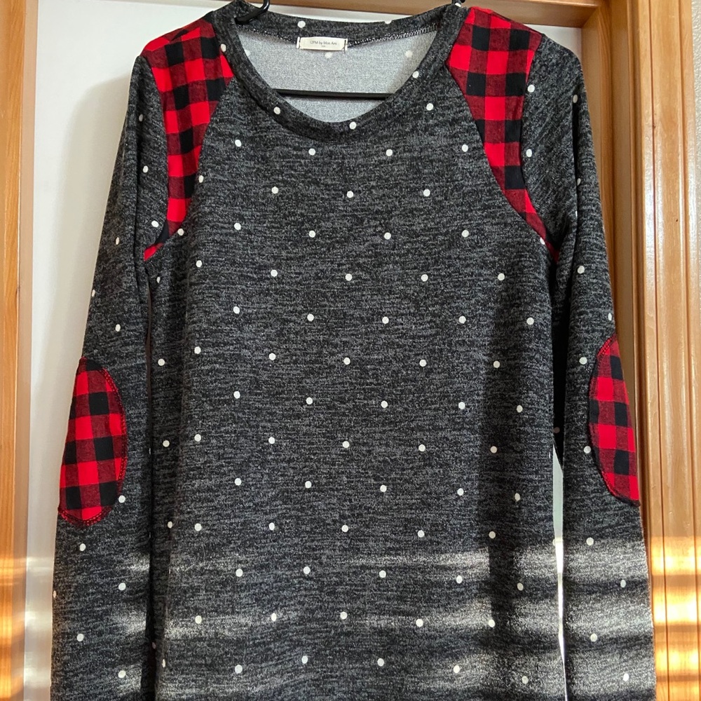 Buffalo Dot Top- Size Small. New without tags.